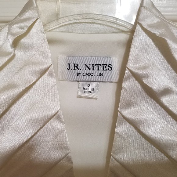 ❤️ Women's Ivory Satin Rhinestone Button-down Blouse w/ Sheer Bell Sleeves - Picture 6 of 11